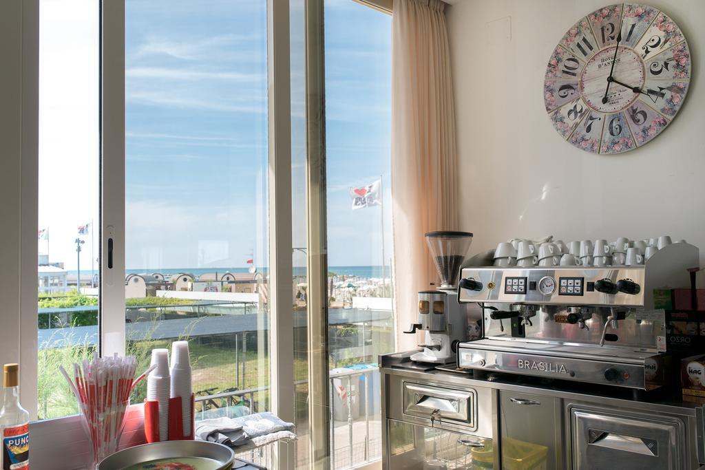 Hotel Belsoggiorno Cattolica Exterior photo
